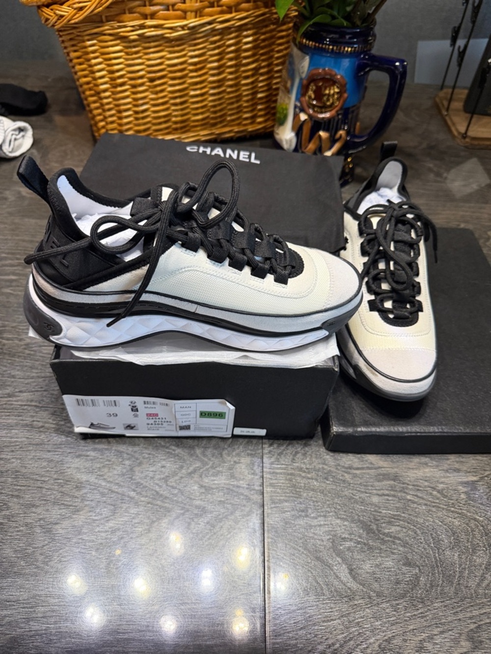 Suede leather and mesh Black and White Quilted bottom Sneakers